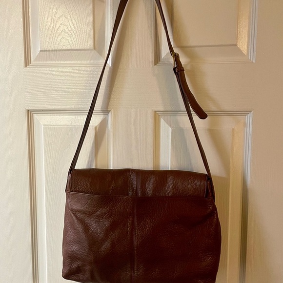 Liz Claiborne Brown Genuine Leather Shoulder/Crossbody Bag with Adjustable Strap - Picture 12 of 15